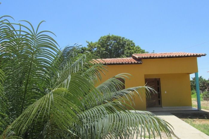 Vende-se uma casa no centro de Agricolândia - Imagem 8