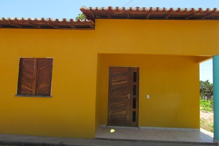 Vende-se uma casa no centro de Agricolândia - Imagem 3