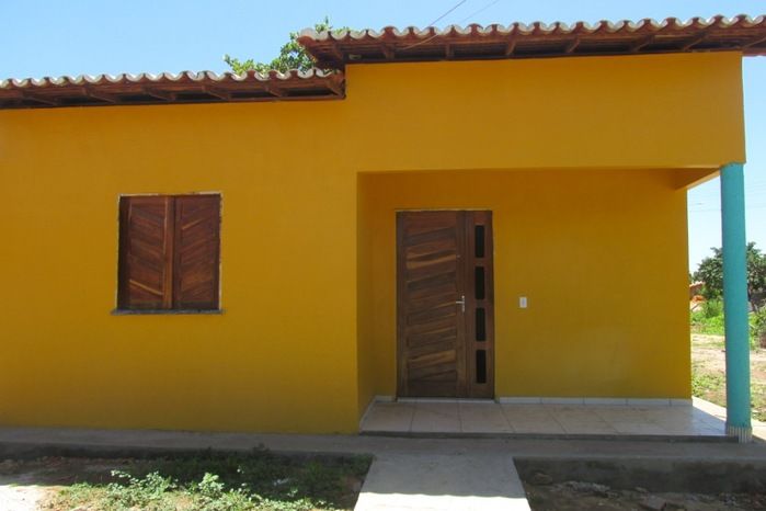 Vende-se uma casa no centro de Agricolândia - Imagem 2