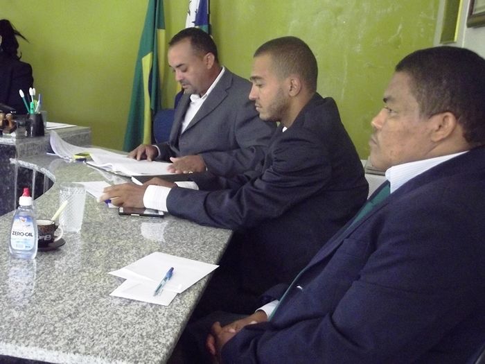 Legislativo Municipal Inicia 2016 com  presença dos Nove Vereadores - Imagem 8