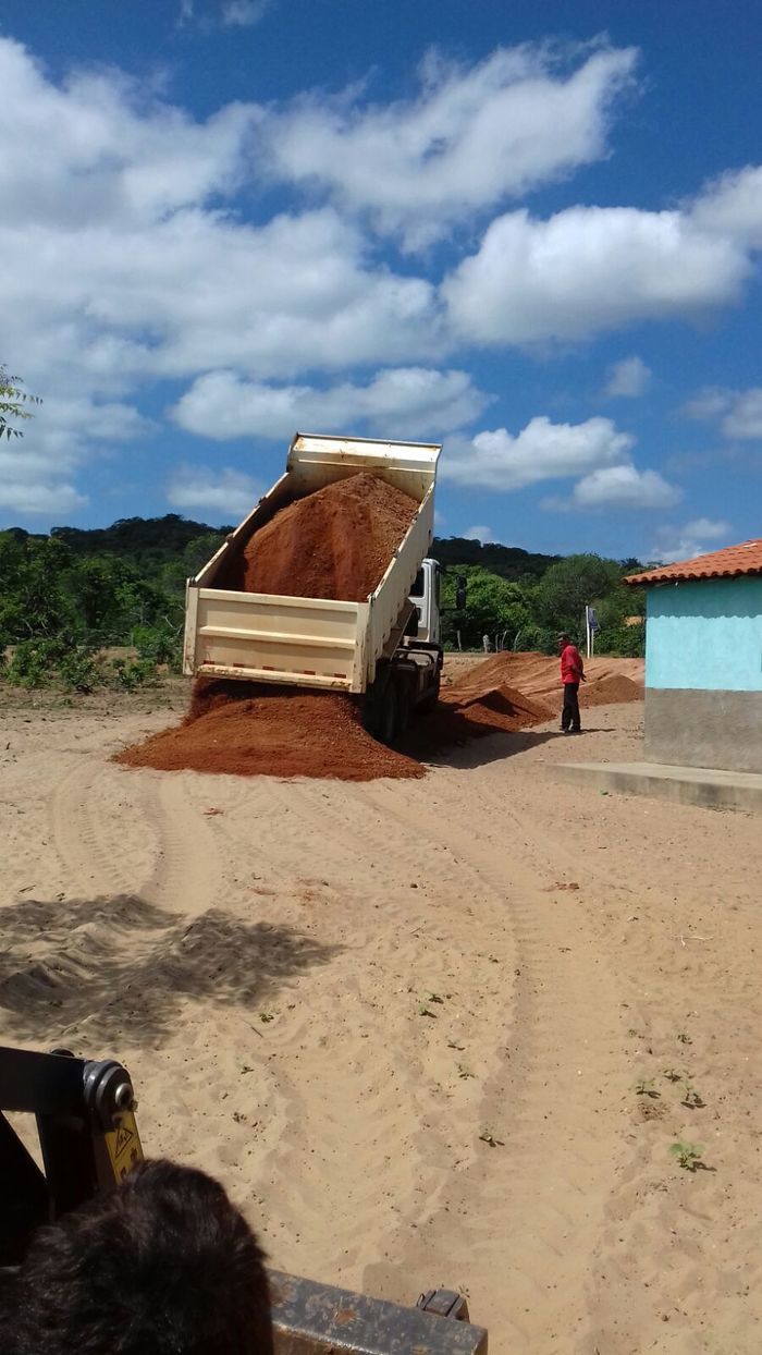 Prefeito revitaliza estradas vicinais do município de Santo Inácio - Imagem 12