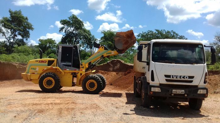 Prefeito revitaliza estradas vicinais do município de Santo Inácio - Imagem 7