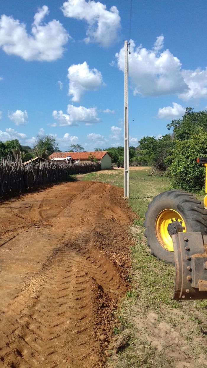 Prefeito revitaliza estradas vicinais do município de Santo Inácio - Imagem 8