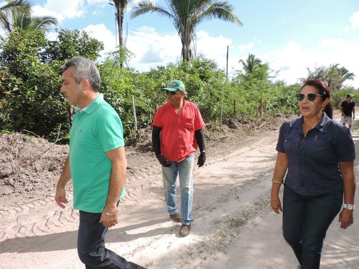 Moradores da localidade Santa Maria são beneficiados com estrada - Imagem 6
