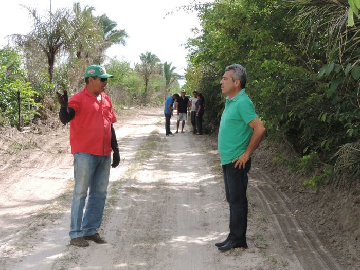 Moradores da localidade Santa Maria são beneficiados com estrada - Imagem 5