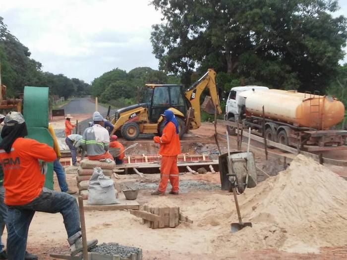 ASFALTO DA ESTRADA QUE LIGA BOA HORA À PI 111 ESTÁ SENDO CONCLUIDO - Imagem 1