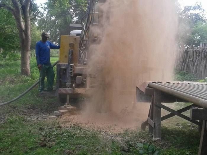 PREFEITURA DE BOA HORA PERFURA 8º POÇO EM PARCEIRA COM A FUNASA - Imagem 1