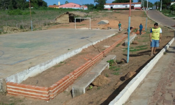 Prefeitura de Lagoinha faz reforma da Quadra de Esportes no Centro  - Imagem 7