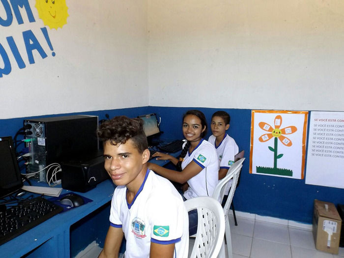 Povoado Chapada das Contendas recebe estrada e escola reformadas - Imagem 2