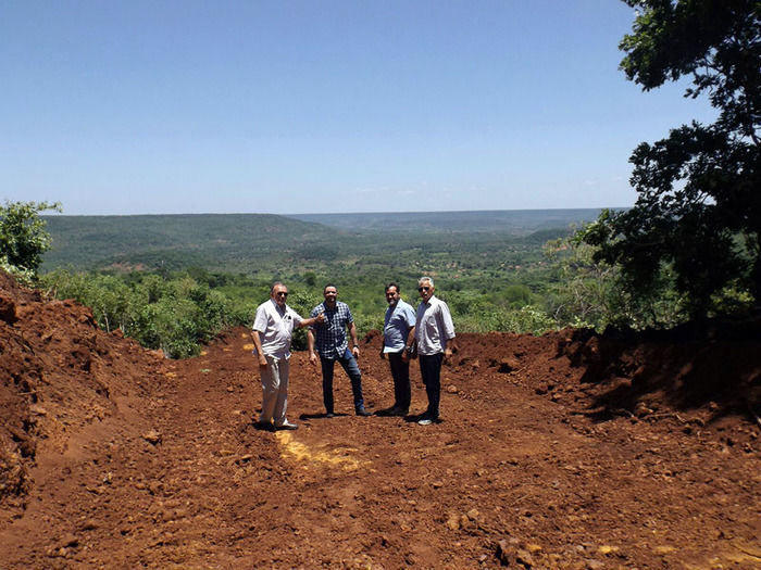 Povoado Chapada das Contendas recebe estrada e escola reformadas - Imagem 18