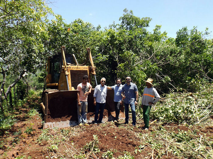 Povoado Chapada das Contendas recebe estrada e escola reformadas - Imagem 27