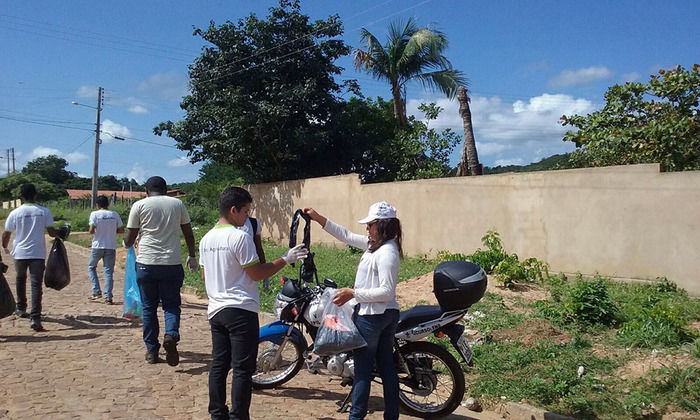 Prefeitura de Oeiras promove “Faxinaço” nos bairros Uberaba I e II - Imagem 12