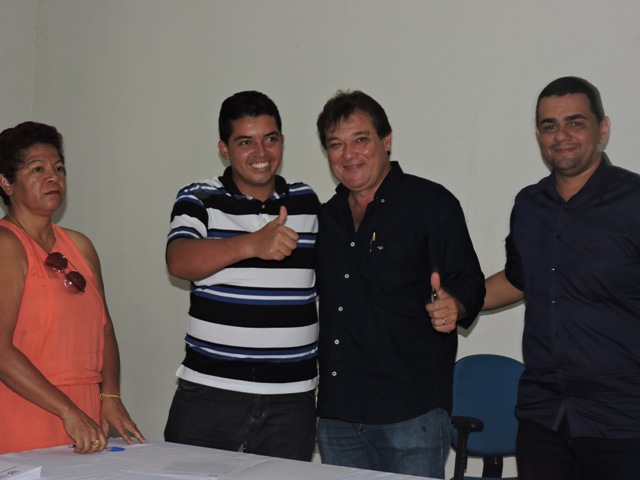 Gustavo Medeiros empossa novos professores em União - Imagem 2