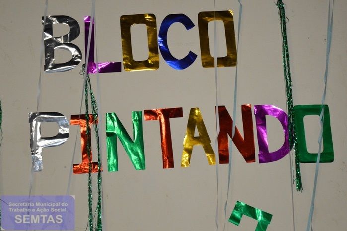 Adolescentes e crianças comemoram o carnaval - Imagem 2