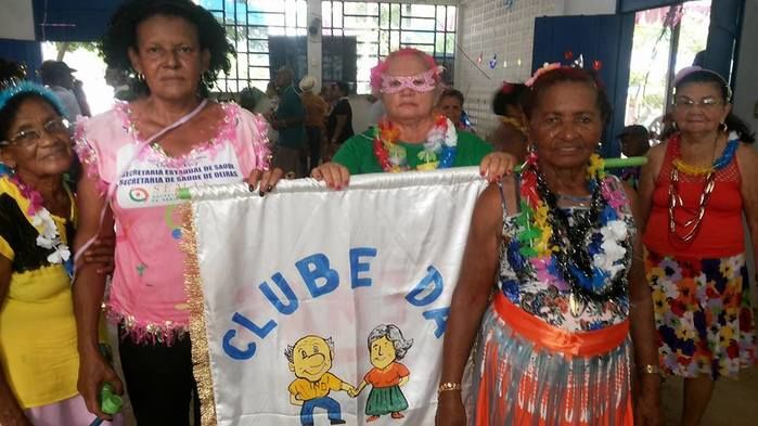 Clube da Melhor Idade de Oeiras realiza Baile do Havaí - Imagem 22