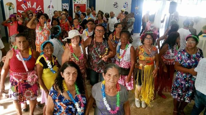 Clube da Melhor Idade de Oeiras realiza Baile do Havaí - Imagem 20