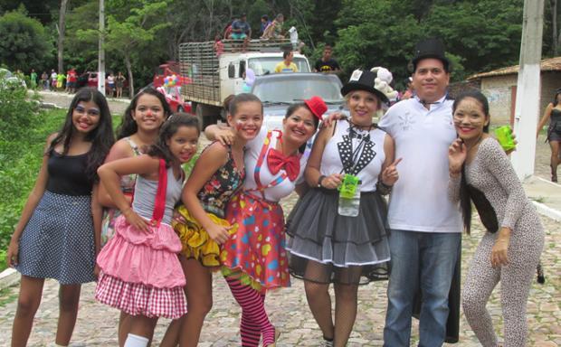 Muita alegria no carnaval de N. S. dos Remédios! - Imagem 5
