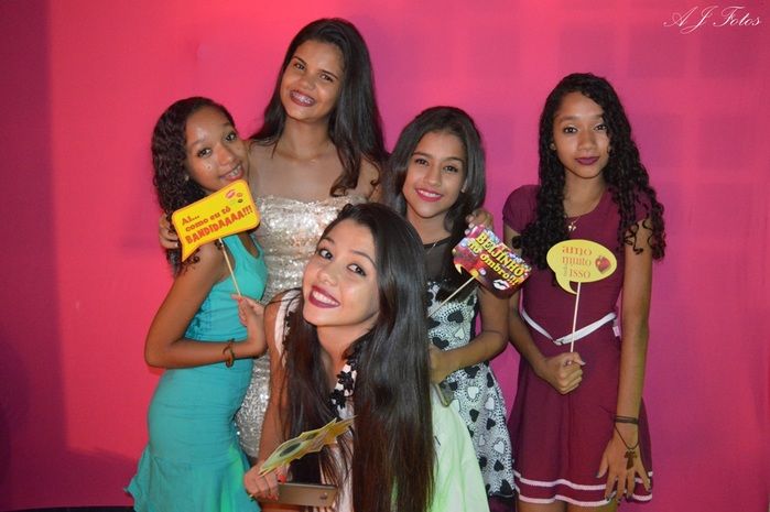 Família e amigos comemoraram os 15 anosda Jovem Elaine - Imagem 16