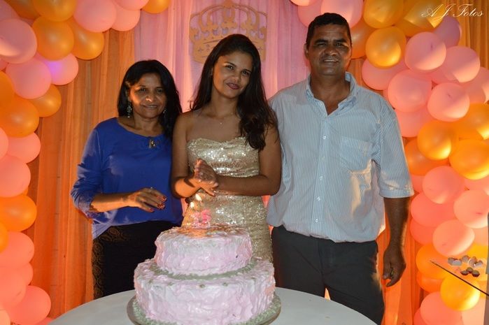Família e amigos comemoraram os 15 anosda Jovem Elaine - Imagem 19