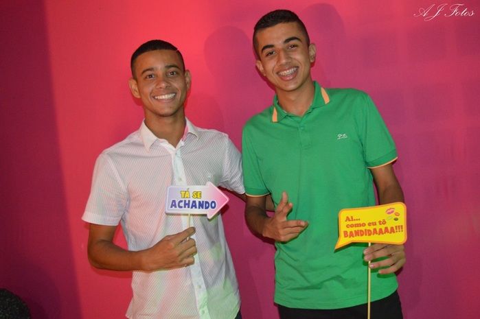 Família e amigos comemoraram os 15 anosda Jovem Elaine - Imagem 18