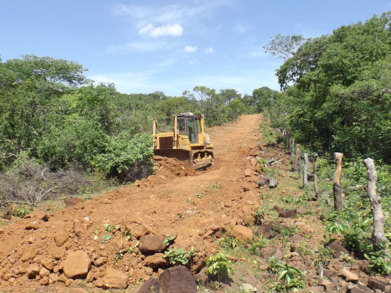 Mais estradas estão sendo recuperadas em Oeiras
