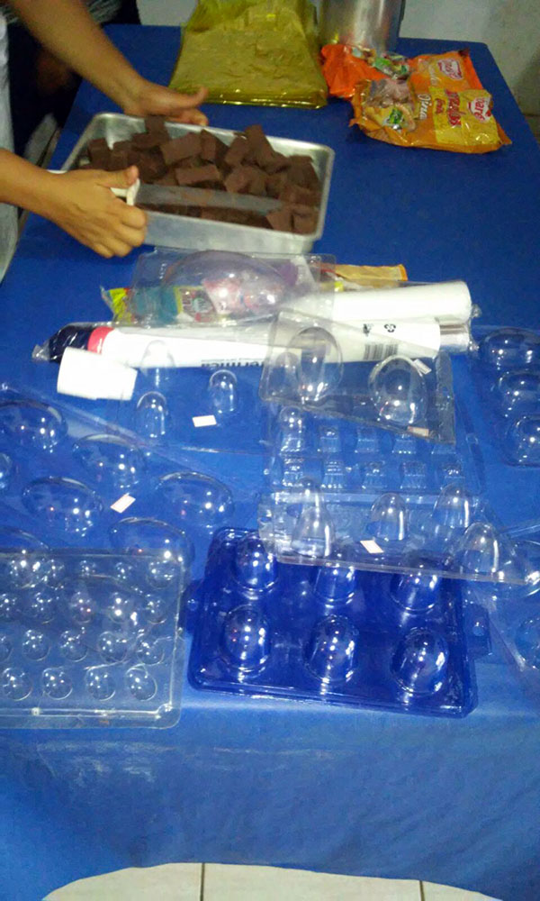 Ovos de Páscoa são produzidos em oficina em Oeiras - Imagem 7