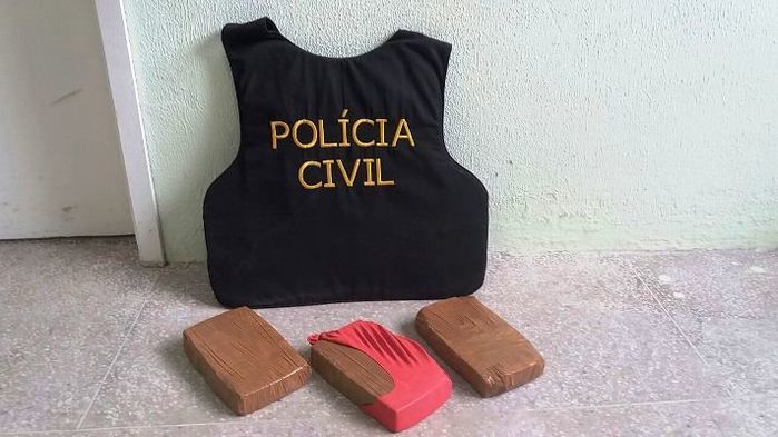 Após perseguição polícia prende acusado com 3Kg de crack - Imagem 2