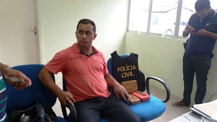 Após perseguição polícia prende acusado com 3Kg de crack - Imagem 3