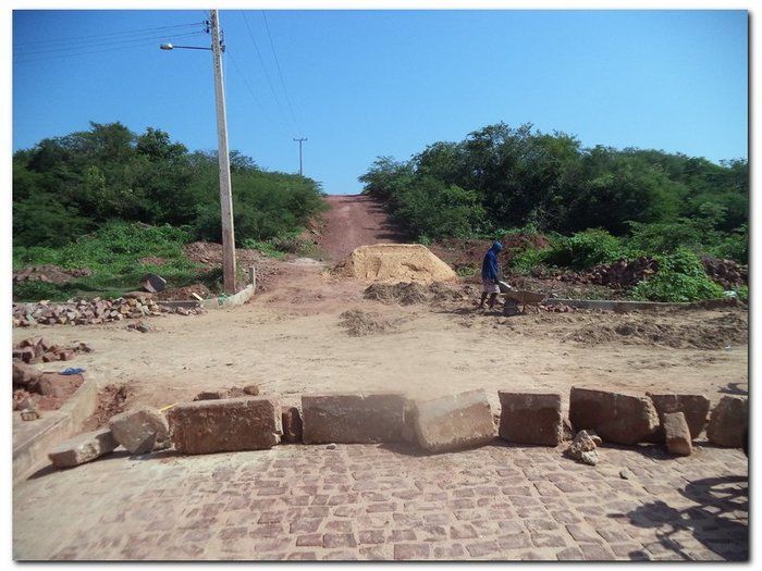 Prefeitura Municipal de Inhuma pavimenta a Rua Antonio Marques - Imagem 12