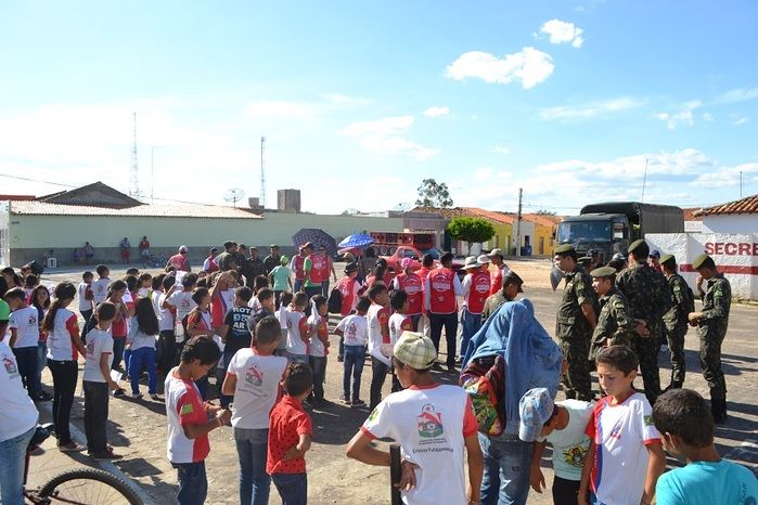 Prefeitura realiza grande mobilização contra o Aedes aegypti - Imagem 18