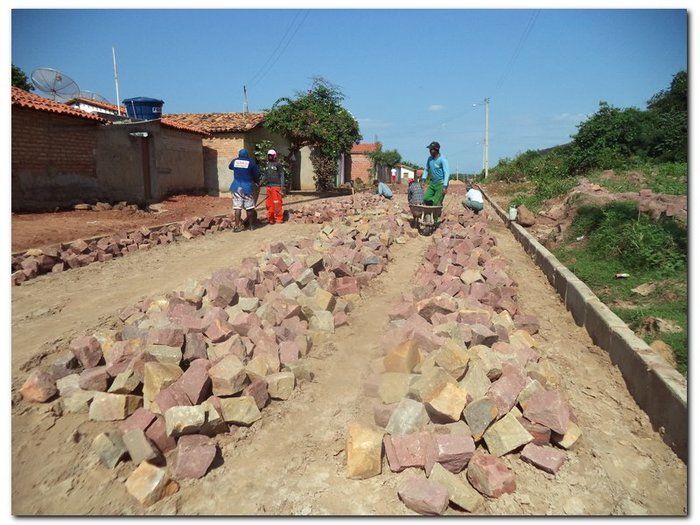 Prefeitura Municipal de Inhuma pavimenta a Rua Antonio Marques - Imagem 1