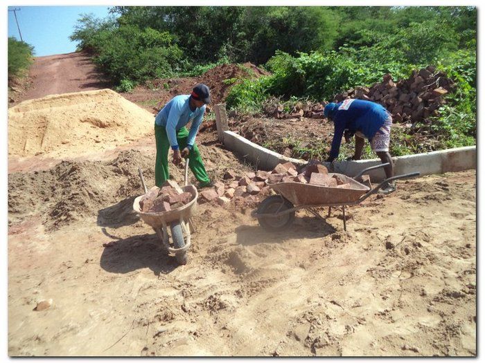 Prefeitura Municipal de Inhuma pavimenta a Rua Antonio Marques - Imagem 11