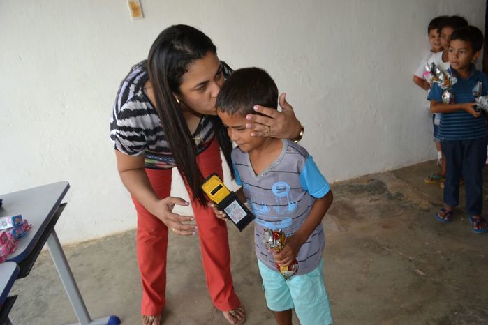 Primeira dama faz entrega de ovos da páscoa em zona rural - Imagem 24