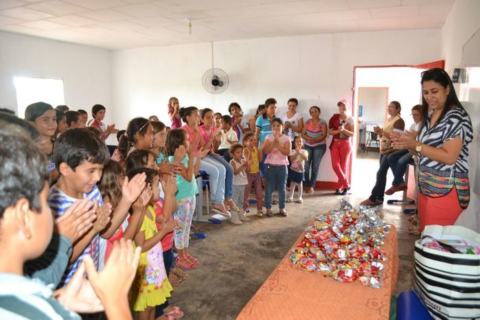 Primeira dama faz entrega de ovos da páscoa em zona rural - Imagem 5