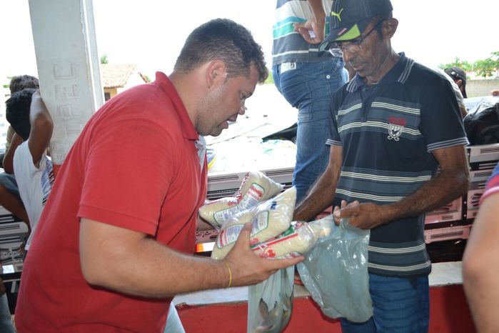 Prefeitura de Alegrete distribui peixes para a população - Imagem 31