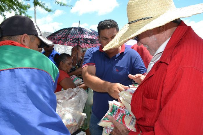 Prefeitura de Alegrete distribui peixes para a população - Imagem 12