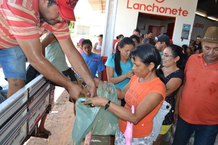 Prefeitura de Alegrete distribui peixes para a população - Imagem 20