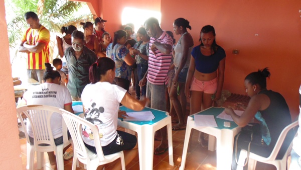 Moradores de Santo Inácio recebem peixes para a Semana Santa - Imagem 2