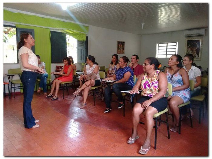 Secretária de Educação comemora a Páscoa com sua equipe de trabalho - Imagem 4