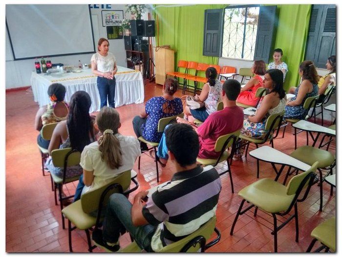 Secretária de Educação comemora a Páscoa com sua equipe de trabalho - Imagem 1