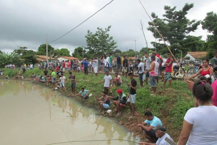 Pesca coletiva movimenta a Sexta-feira Santa em Agricolândia - Imagem 8