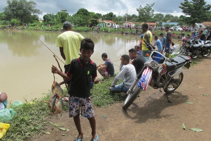 Pesca coletiva movimenta a Sexta-feira Santa em Agricolândia - Imagem 31