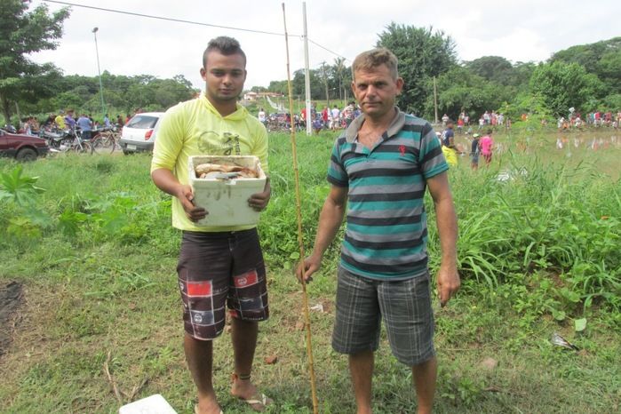 Pesca coletiva movimenta a Sexta-feira Santa em Agricolândia - Imagem 17