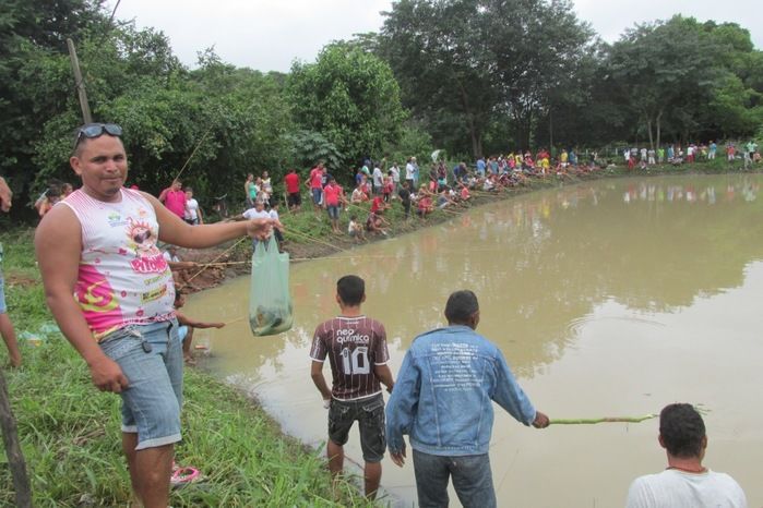 Pesca coletiva movimenta a Sexta-feira Santa em Agricolândia - Imagem 9