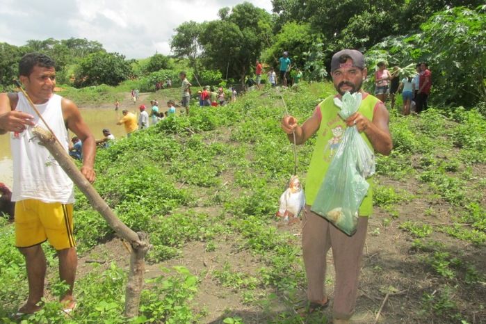 Pesca coletiva movimenta a Sexta-feira Santa em Agricolândia - Imagem 24
