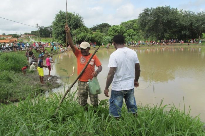 Pesca coletiva movimenta a Sexta-feira Santa em Agricolândia - Imagem 20