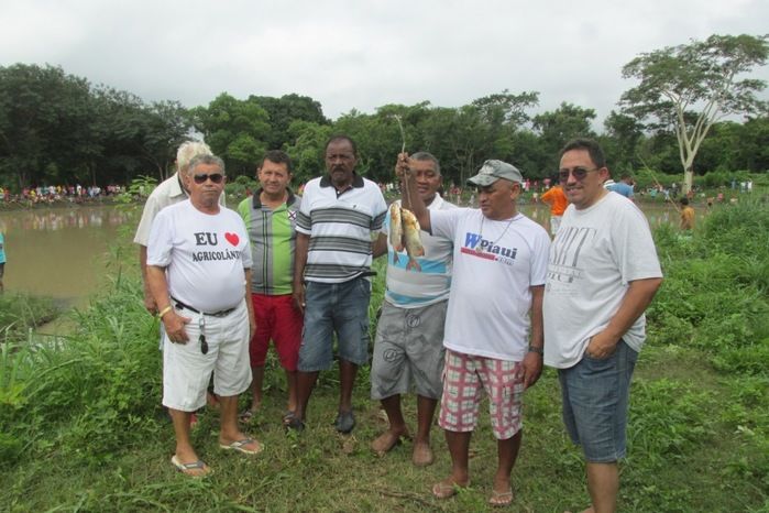 Pesca coletiva movimenta a Sexta-feira Santa em Agricolândia - Imagem 13