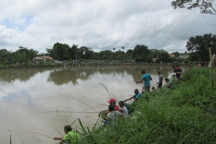 Pesca coletiva movimenta a Sexta-feira Santa em Agricolândia - Imagem 29