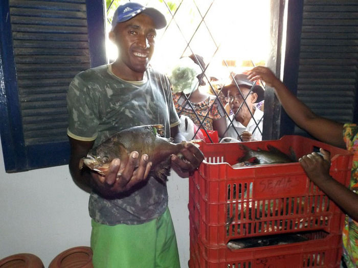 Prefeitura de Oeiras distribui peixes para famílias carentes - Imagem 2