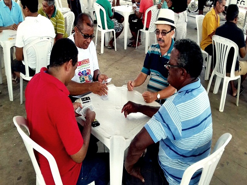 Torneio de baralho movimenta Semana Santa em Monsenhor Gil